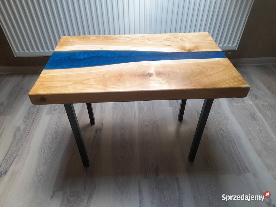 Stolik z żywicą