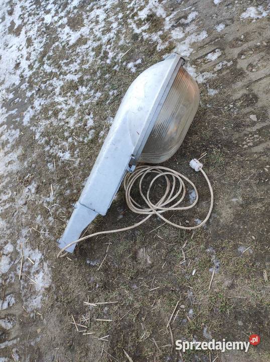 Lampa oświetleniowa zewnętrzna 400 sprawna Radomsko