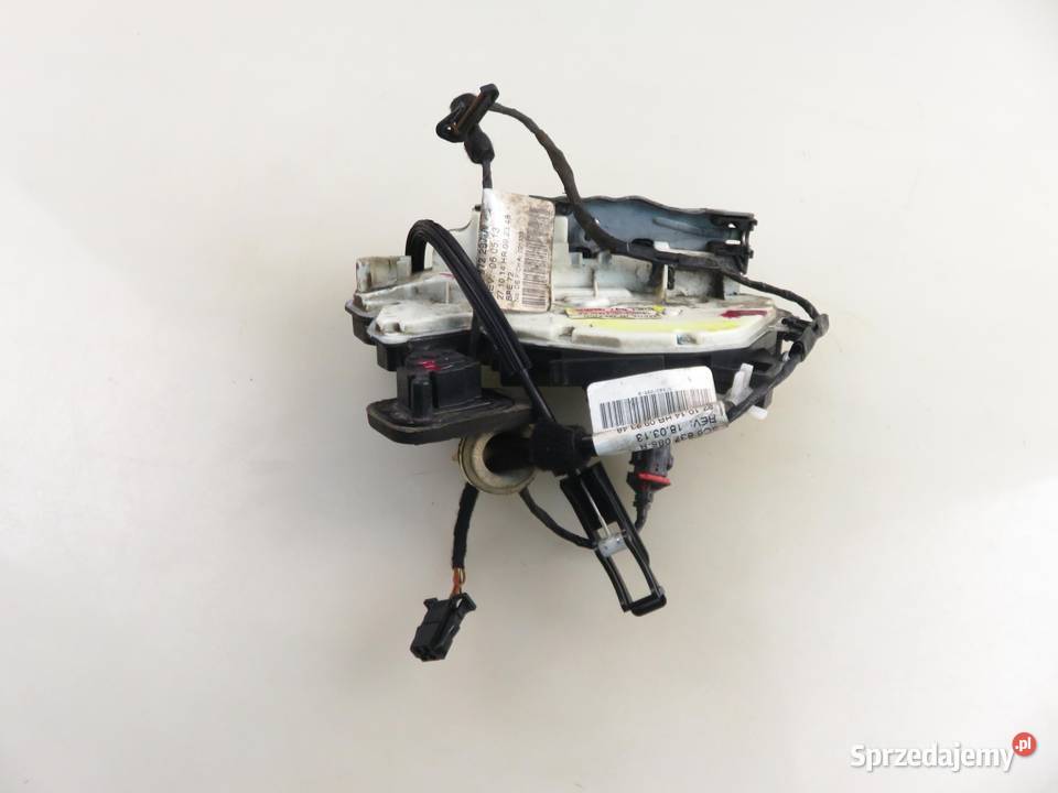 ZAMEK LEWY PRZEDNI VW JETTA IV 5K1837015D małopolskie