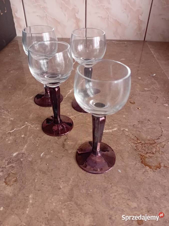 Włoskie kieliszki szklane dwukolorowe