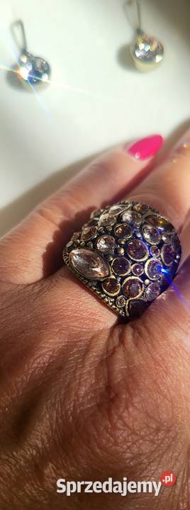 Błyszczący prześliczny sygnet z kolczykami Bielsko-Biała