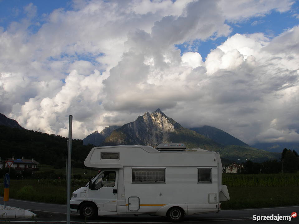 Kamper ładny i wygodny Rok produkcji 1995 Raszyn