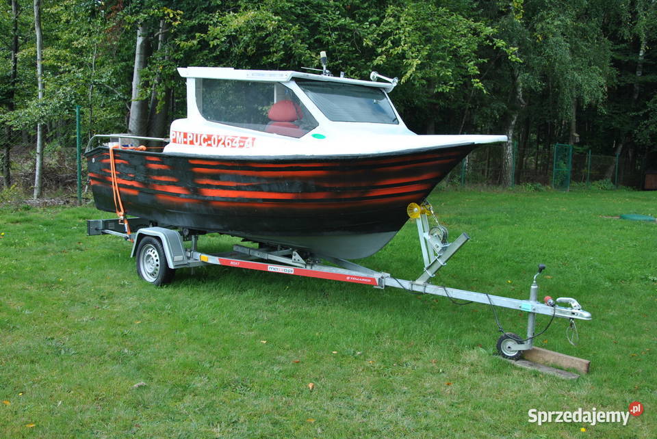 Łódź kabinowa wędkarska Kłos