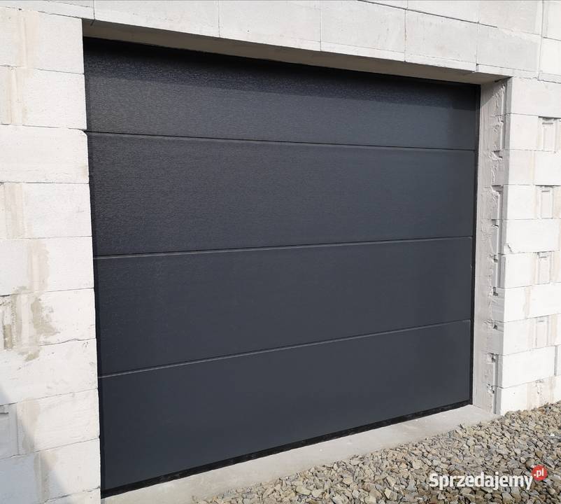 Brama na PILOTA Antracyt 3000x2125 garażowa małopolskie Limanowa