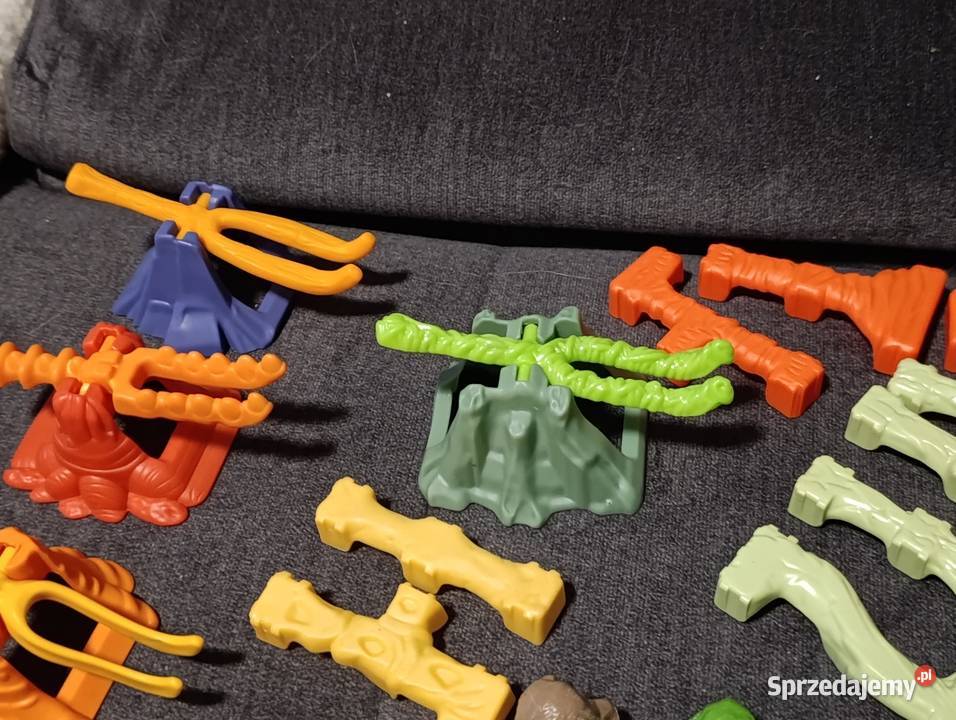 Kolekcja zabawek McDonalds 5x CROODS Tower Poznań