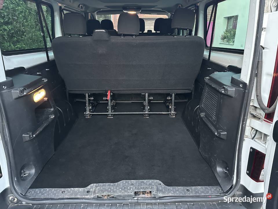 Renault Trafic III 16 diesel wersja long 9 osób komputer pokładowy Warszawa