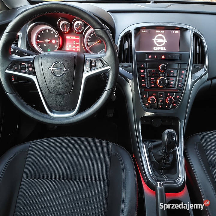 Opel Astra J Sports Tourer 14 Turbo 140 2013r 150340km podkarpackie Blizne