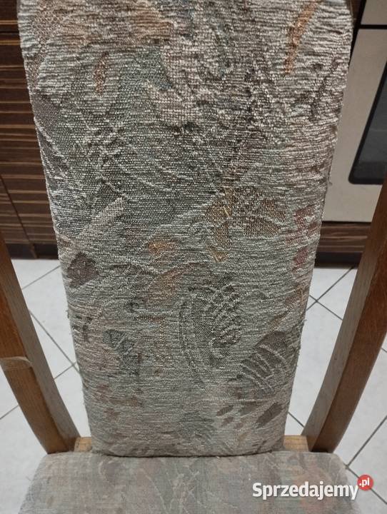 Duży stół i osiem krzeseł 100cm Kętrzyn