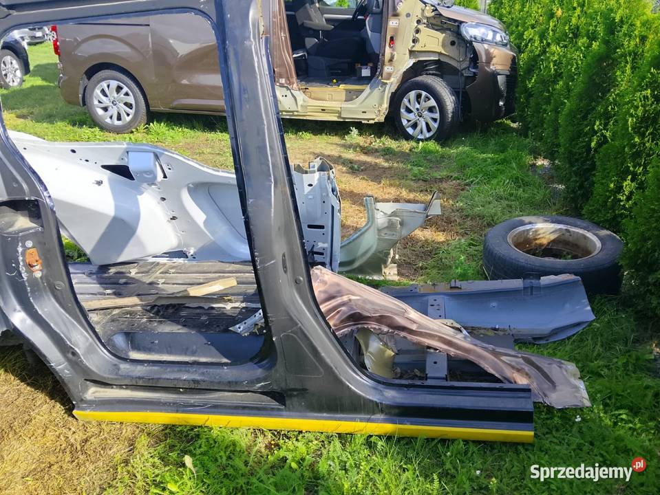 Błotnik próg słupek prawy Kangoo 34 2021roku