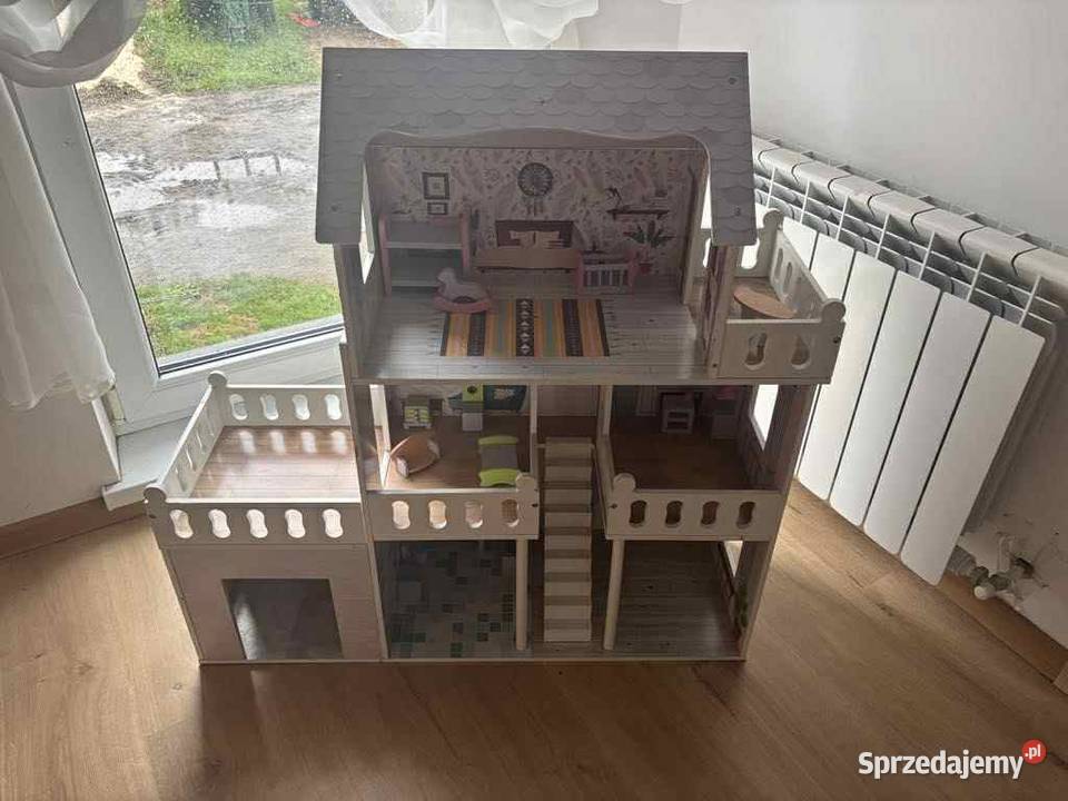 Drewniany domek lalek z garażem Kalisz