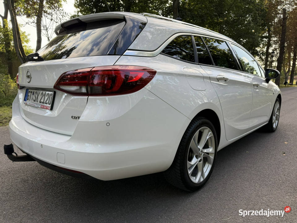Opel Astra Cosmo Sport Tourer 16 CDTI 136 2016r garażowany Józefkowo
