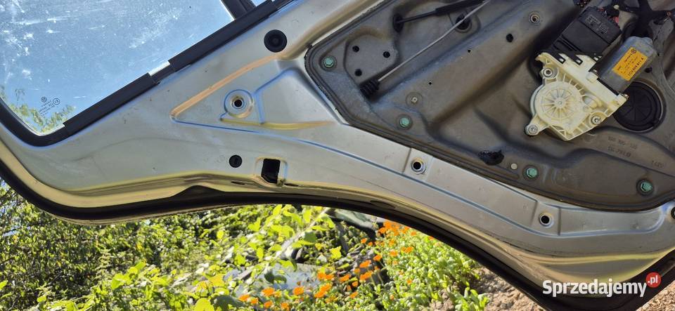Drzwi lewy tył Vw Bora Sedan LA7W Słupsk