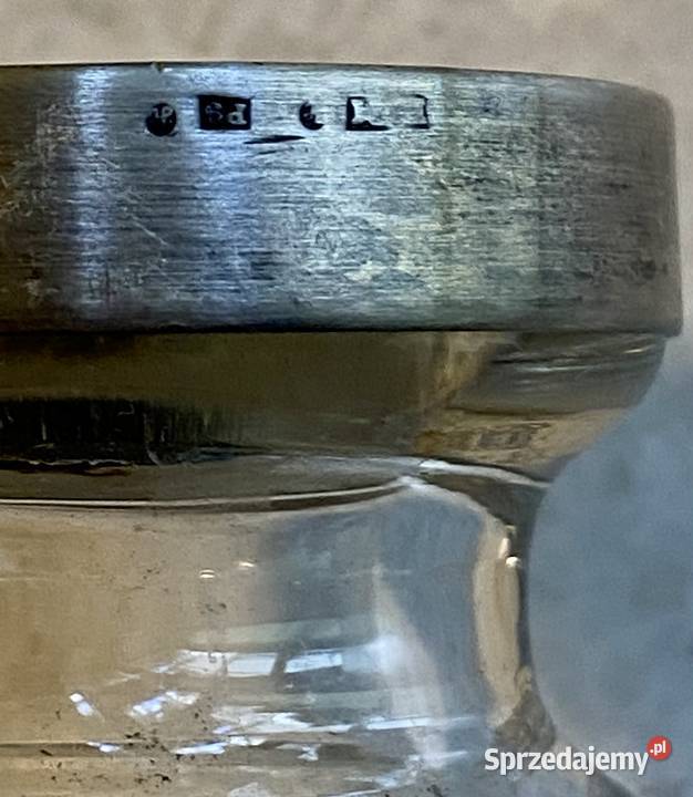 Piękny kryształowy wazonik na srebrnej stopie Warszawa