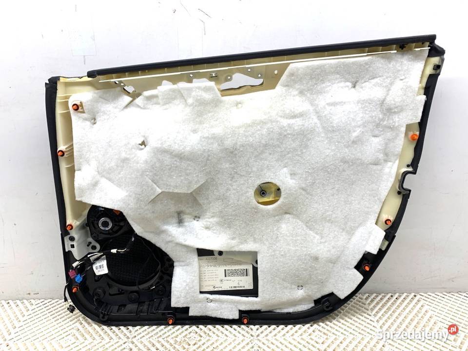 BOCZEK DRZWI LEWY PRZÓD MERCEDES GLE SUV 1518