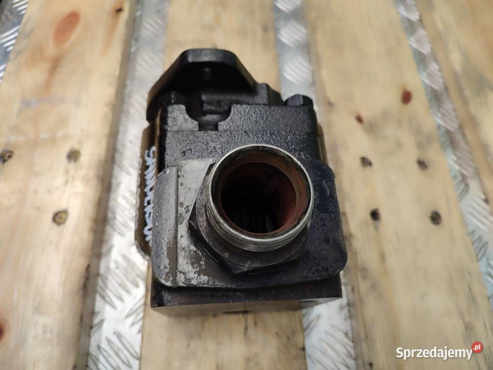 Pompa hydrauliczna 8682902 SANDERSON TL6