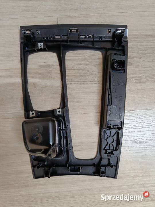 Gałka zmiany biegów automatyczna i przycisk Wyposażenie wnętrza Grudziądz sprzedam