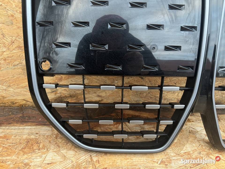 Grill atrapa chłodnicy BMW g26 i4 51113 18801310 Atrapy Międzychód