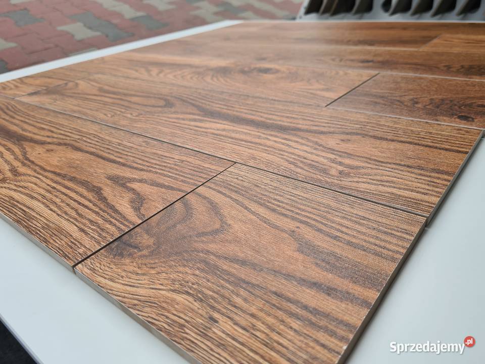 PŁYTKA gres DESKA ESTRELLA WOOD BROWN STR Opoczno
