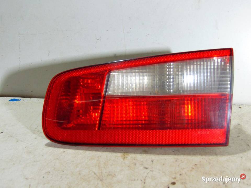 LAMPA PRAWA TYLNA TYŁ KLAPY RENAULT LAGUNA II