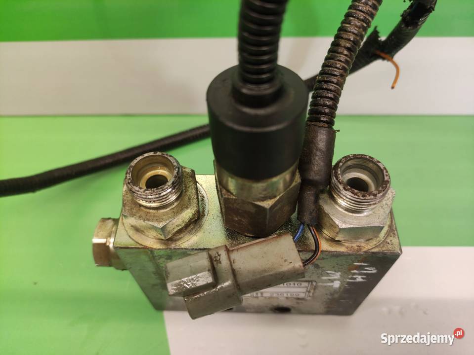 Zamek hydrauliczny 236199 Siłownika Manitou MT Wilkowo sprzedam