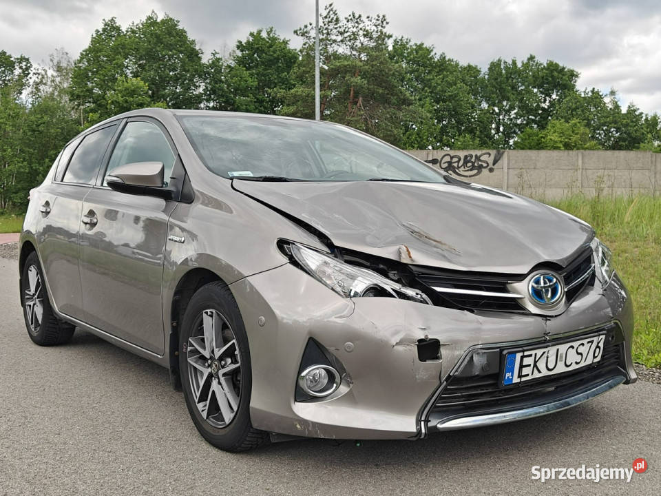 Toyota Auris II 2012 światła do jazdy dziennej