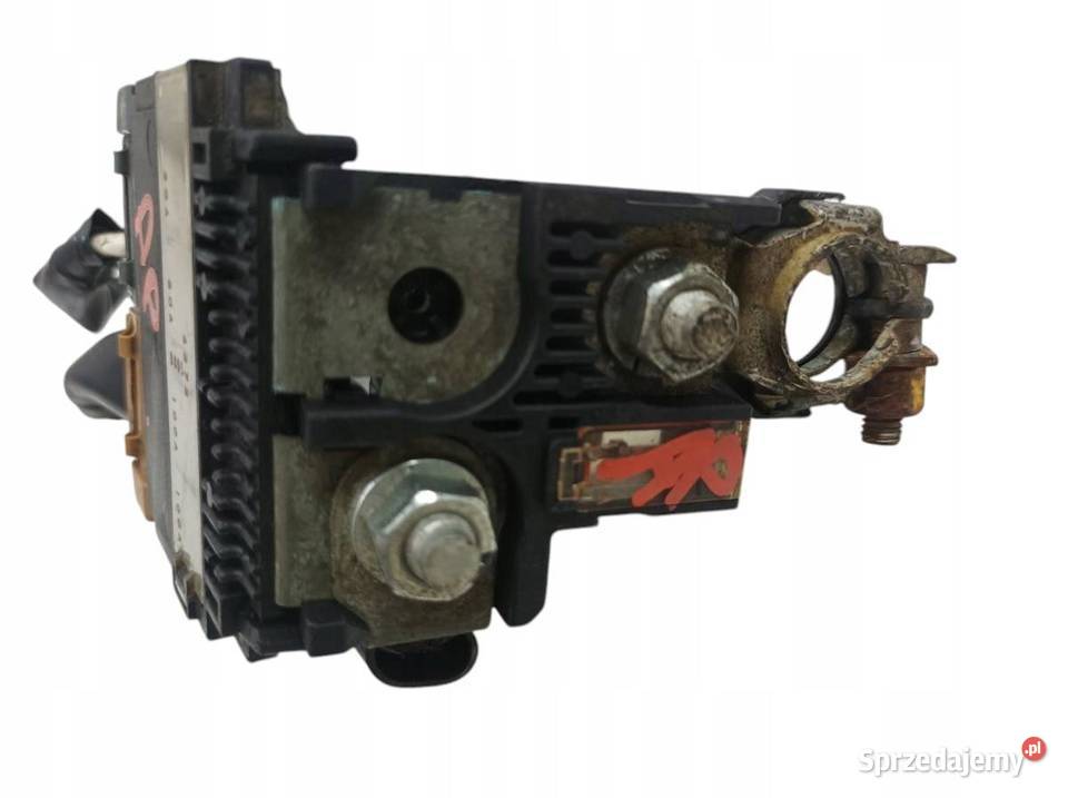 SKRZYNKA BEZPIECZNIKÓW AKUMULATORA MK7 Suzuki Rok produkcji 2011
