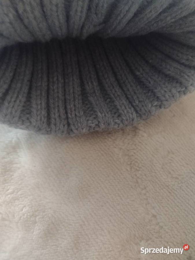 ASOS Szara czapka z perłami dżetami i pomponem Dla kobiet Nakrycia głowy Kraków