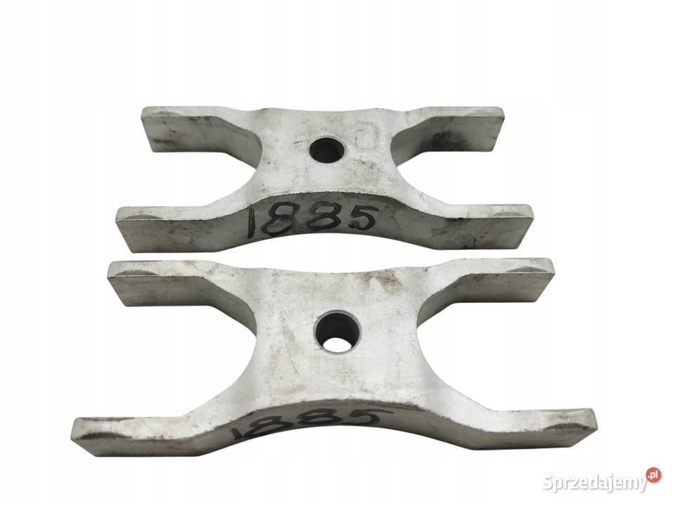 ŁAPA WSPORNIK ŁAPKA WTRYSKIWACZA KOMPLET 04L216A