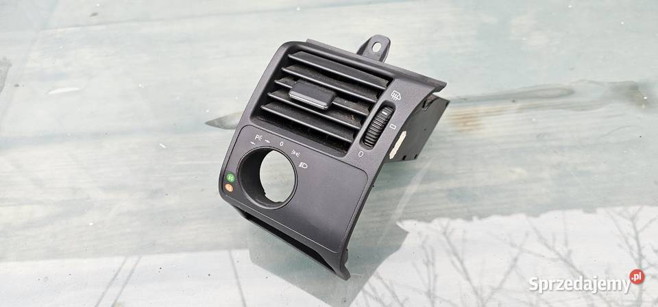 Kratka nawiewu lewy przód mercedes w210