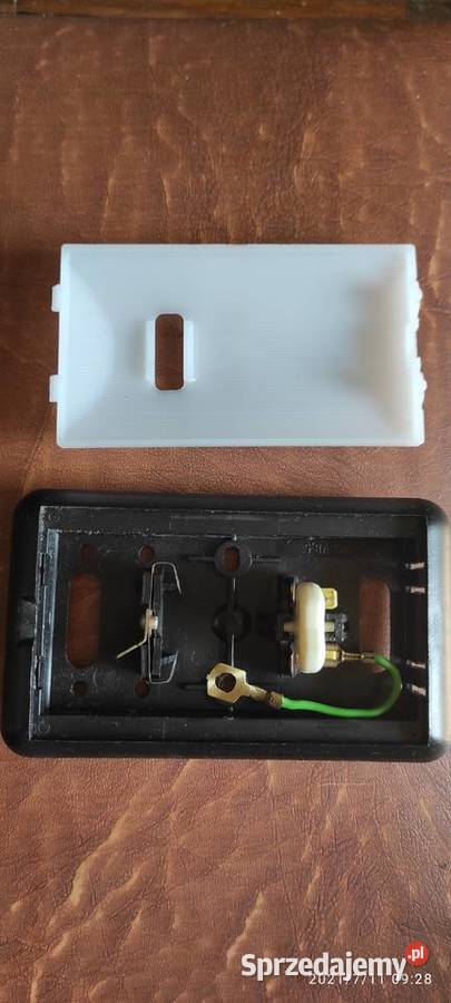 LAMPKA PODSUFITKI POLONEZ Motoryzacja Lublin