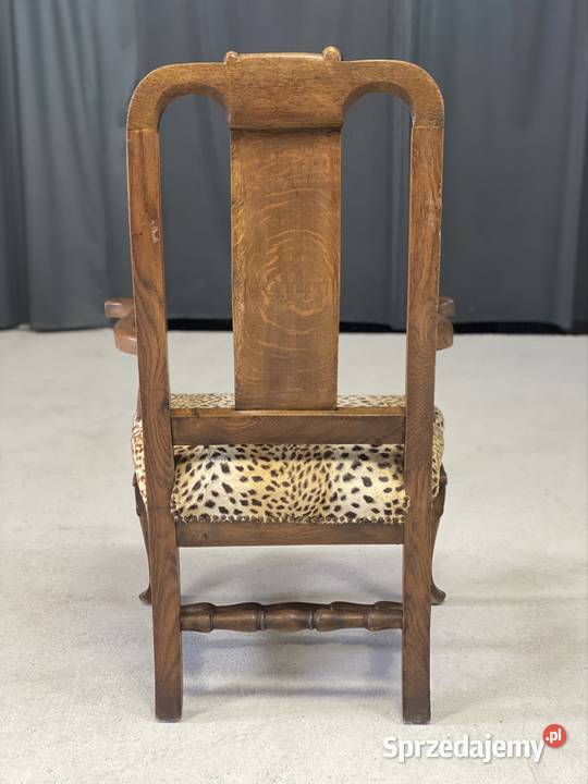 Klasyczny fotel dębowy siedzisko w panterkę 111cm Budno