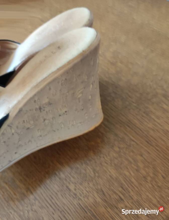 klapki skórkowe skórzane na koturnie Ryłko