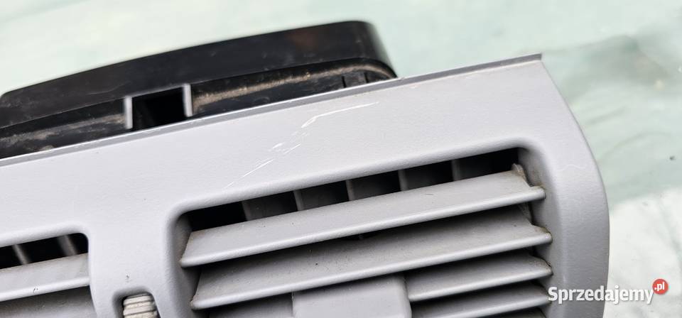 Kratka nawiewu szara środkowa mercedes w210 Zbąszyń