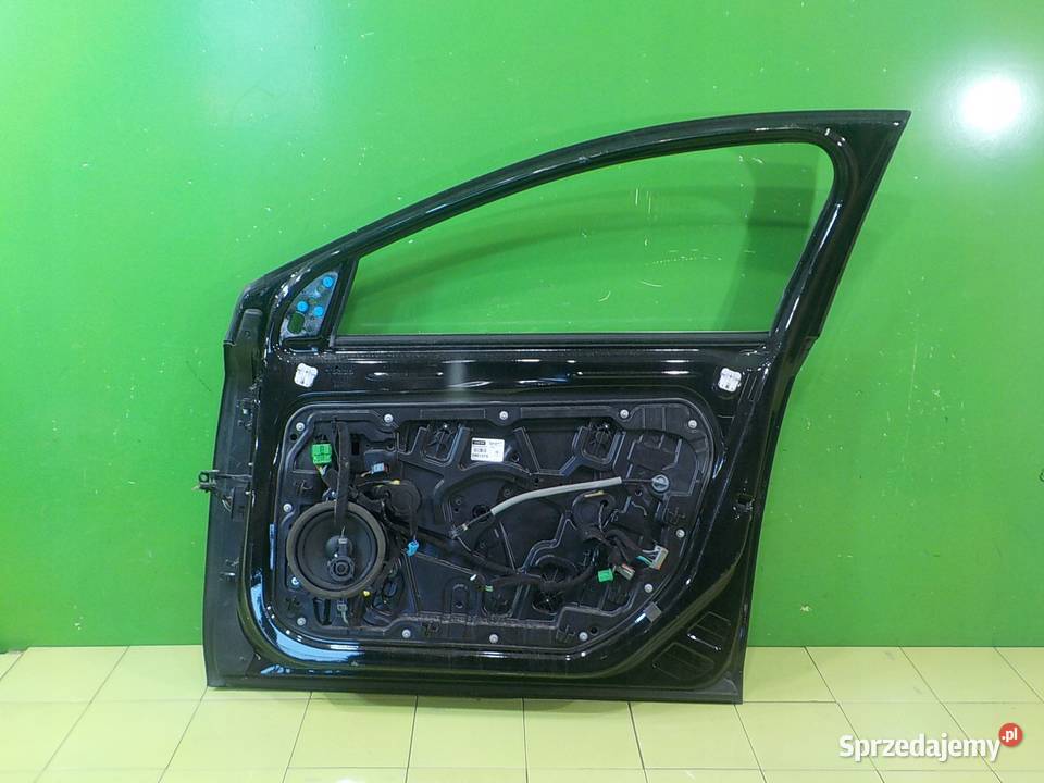 VOLVO V40 II LIFT RDESIGN 20 T2 18r HB 5D drzwi mazowieckie