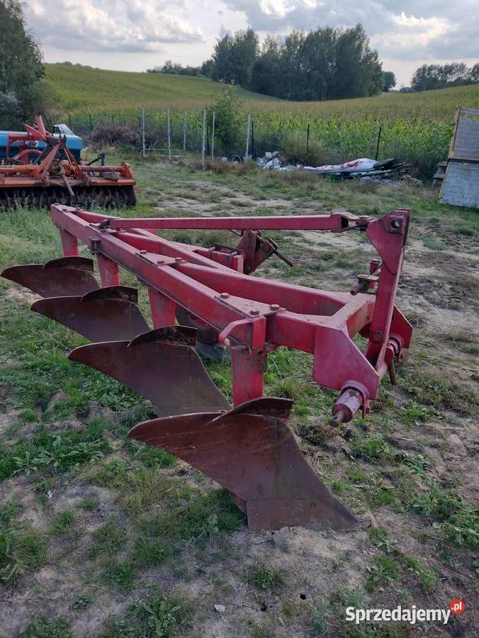 Pług czteroskibowy AgroMasz wysoka słupica ładne Agromasz Pługi Spławy Pierwsze