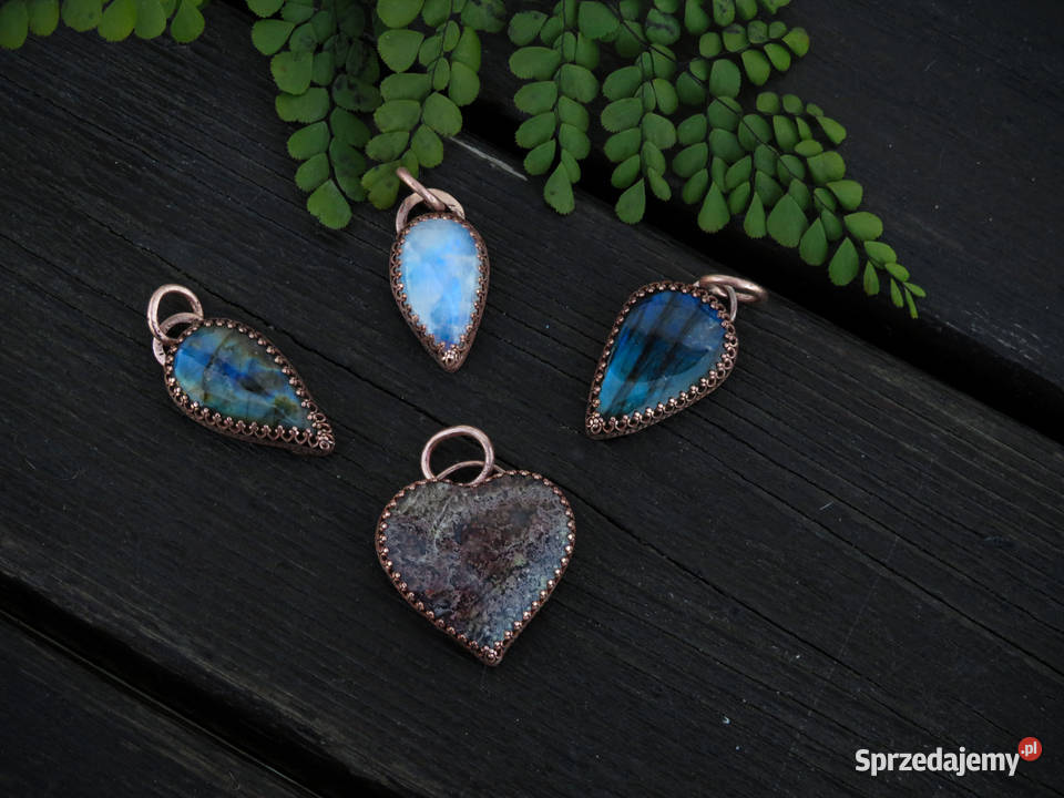 Miedziany wisiorek z labradorytem Wieliczka