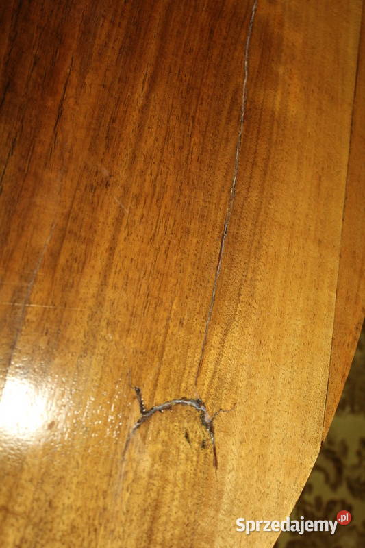 Owalny stolik z początku XX w 612 Szczecin