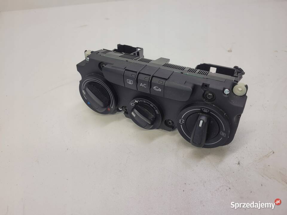 PANEL KLIMATRONIK AUDI A3 8P LIFT VW 3C2820045A Przystajń sprzedam