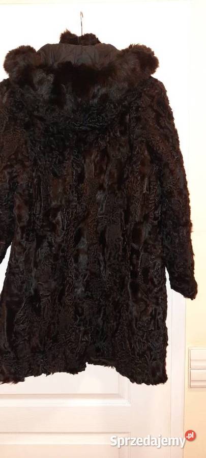 Kurtka z naturalnych karakuł z kapturem z lisem lubelskie Lublin
