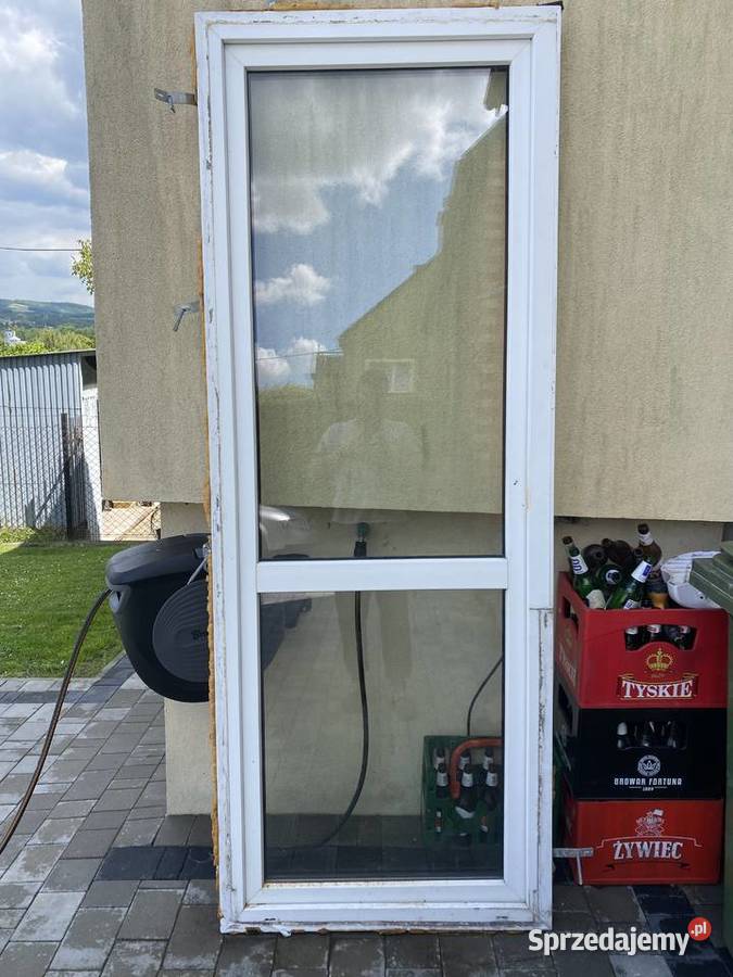 Drzwi balkonowe w stanie Drzwi balkonowe i tarasowe