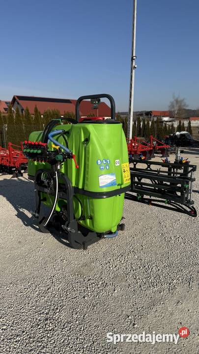 Opryskiwacz polowy zawieszany 3
