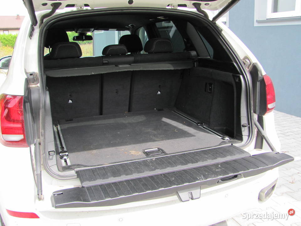 Syndyk sprzeda BMW X5 prod 2018 biały 170KM Staszów