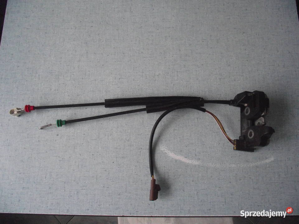 Zamek bagażnika Ford Fiesta mk6