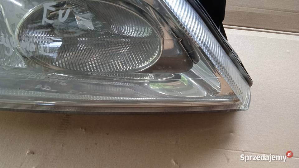 RENAULT LAGUNA II LAMPA PRZÓD PRAWA EU osobowe Zbierkowo