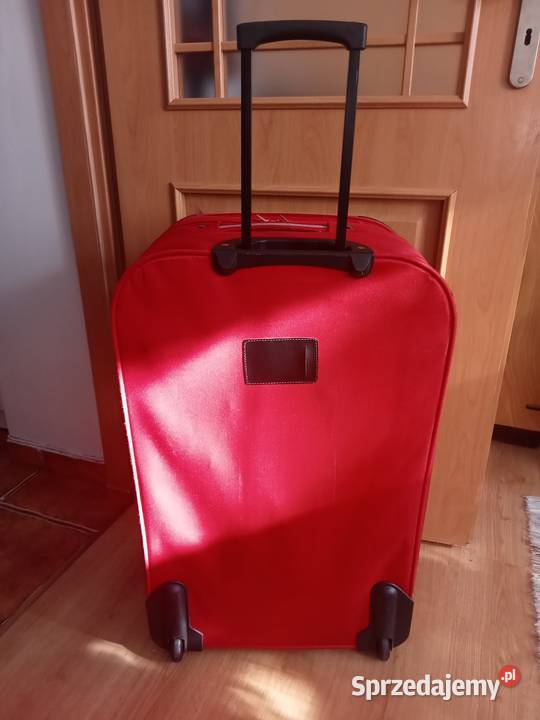walizka podróżna na kółkach