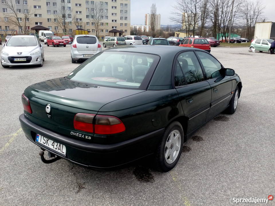 Opel Omega B Sedan 20 i 16V 136