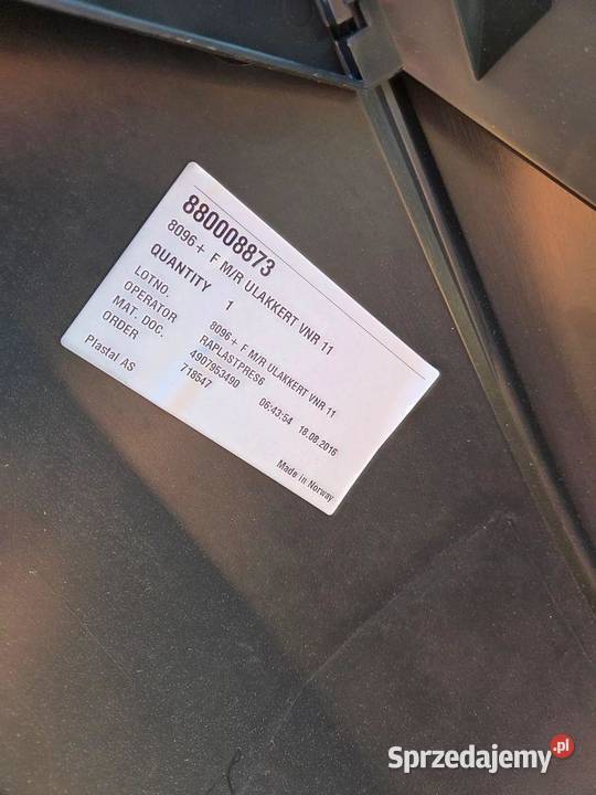 Zderzak przód przedni Volvo V70 I 9421811