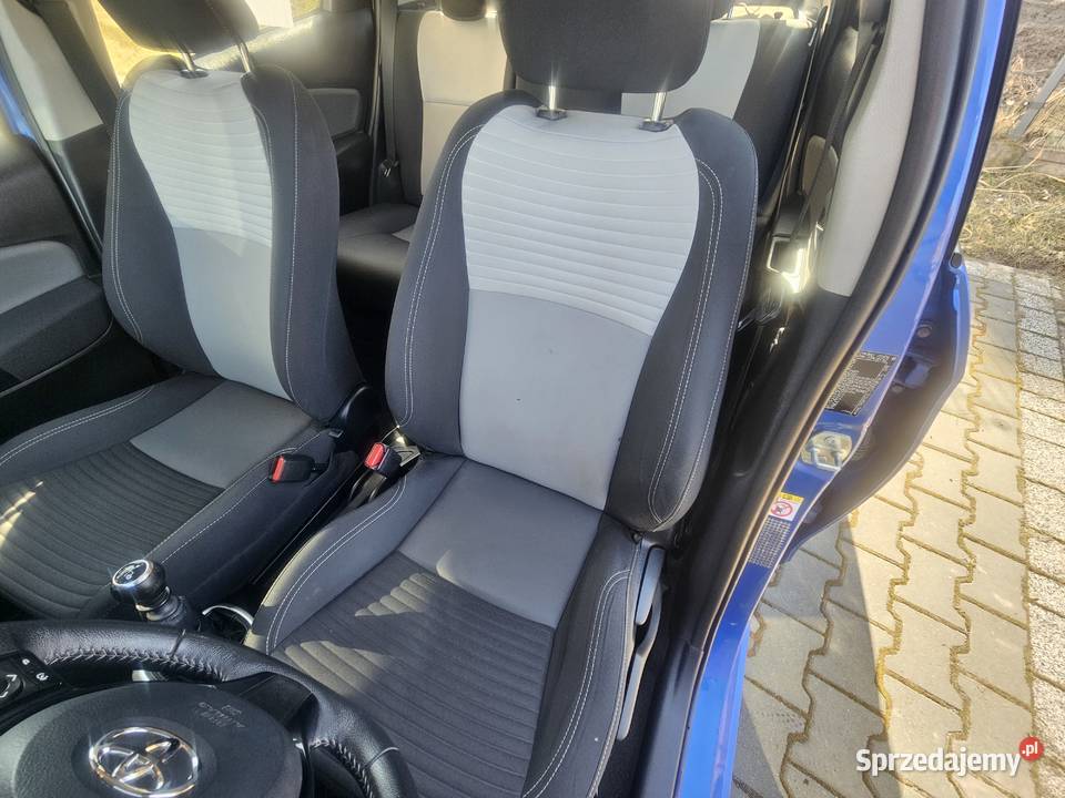 Piękna i zadbana dobrze utrzymana Toyota Yaris łódzkie Przedbórz