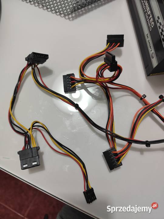 Zasilacz 600W mało używany sprzedaję gdyż Śmigiel