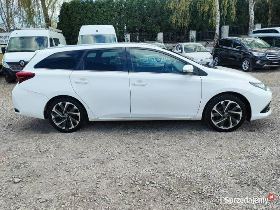 Toyota Auris Automat Super stan II 2012 Rok produkcji 2016 sprzedam
